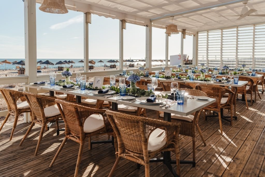 Crowne Plaza beach restaurant for wedding reception and dinner. Algarve wedding photographer Olga Rosi