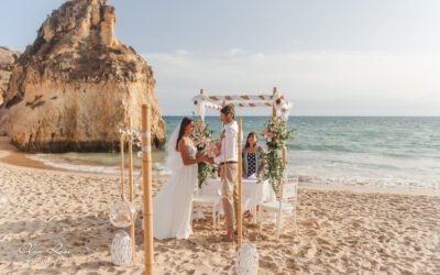 Beach elopement in the Algarve